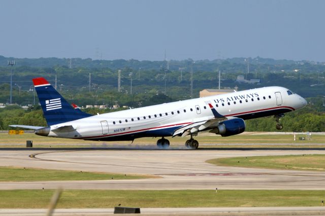 Embraer ERJ-190 (N961UW) - 12R arrival.
