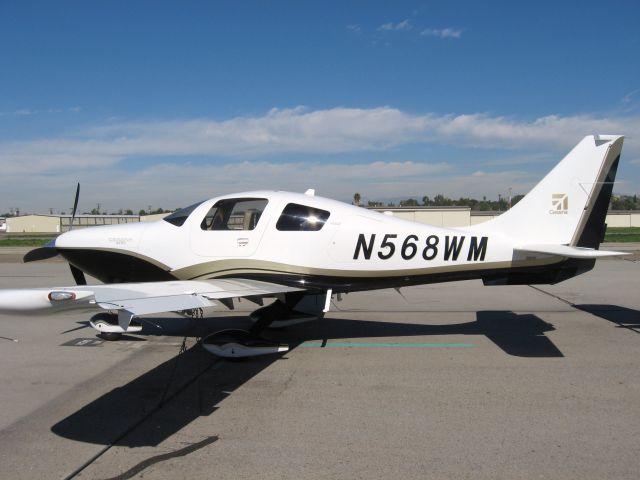 Cessna 400 (N568WM) - PARKED AT FULLERTON