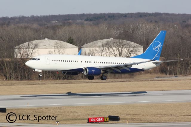 N624XA — - iAero/Swift landing runway 28R. The callsign for iAero is swift flight. This plane was doing a casino charter. 