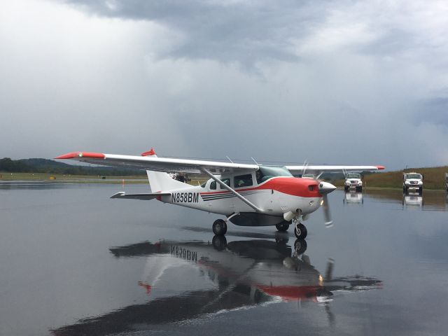 N858BM — - Shiny ramp and a cool Cessna 206.