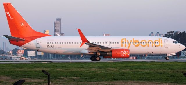 Boeing 737-800 (LV-KAH) - Credits Agustin LV-ASP