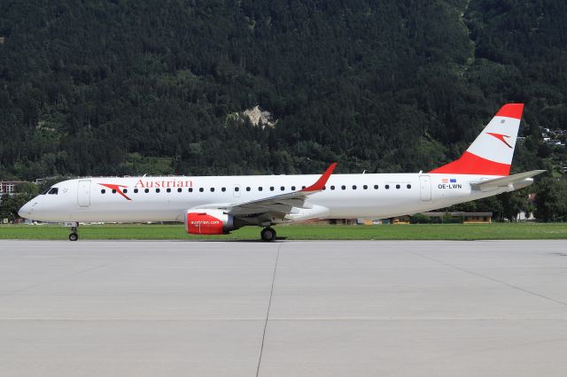 EMBRAER 195 (OE-LWN)