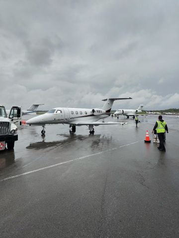 Embraer Phenom 100 (N1111X)