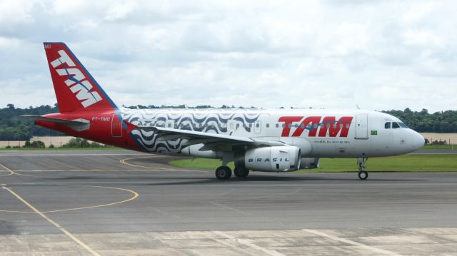 Airbus A319 (PT-TMD)