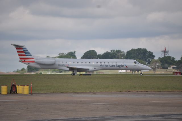 Embraer ERJ-145 (N660CL)