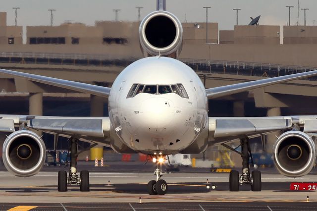 Boeing MD-11 (N372FE)