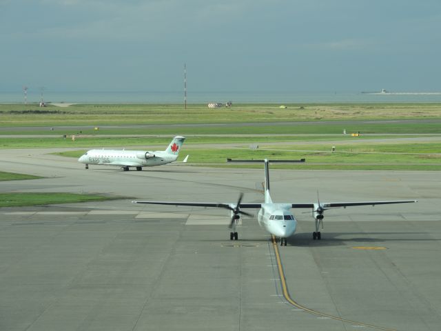 de Havilland Dash 8-300 (C-FTAK)