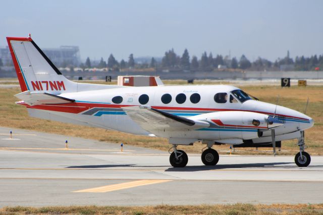 Beechcraft King Air 90 (N17NM)