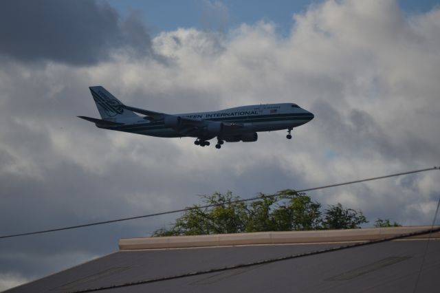 Boeing 747-400 — - A Evergreen 747-400 on final into PHNL