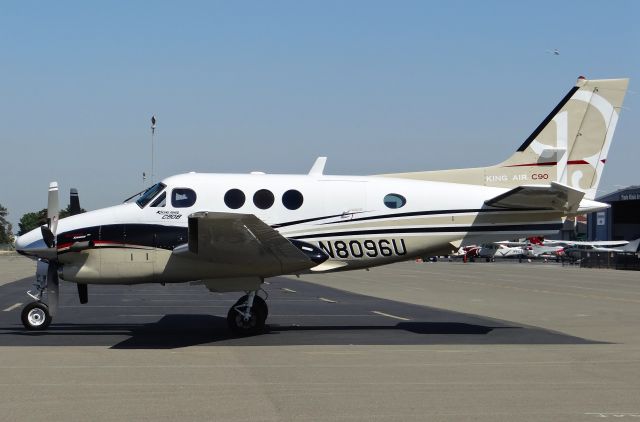 Beechcraft King Air 90 (N8096U)