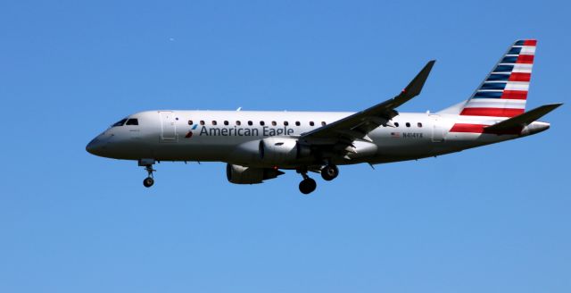 Embraer 175 (N414YX) - On final is this 2013 American Airlines Eagle Embraer ERJ 170-200LR in the Spring of 2021.