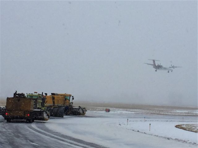 de Havilland Dash 8-400 — - Snow removal crews hold short as Horizon 2074 lands at GPIA - winter 2019