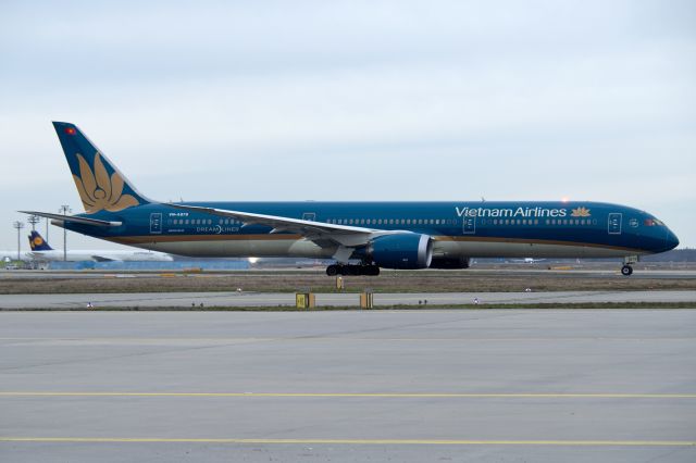 BOEING 787-10 Dreamliner (VN-A879)