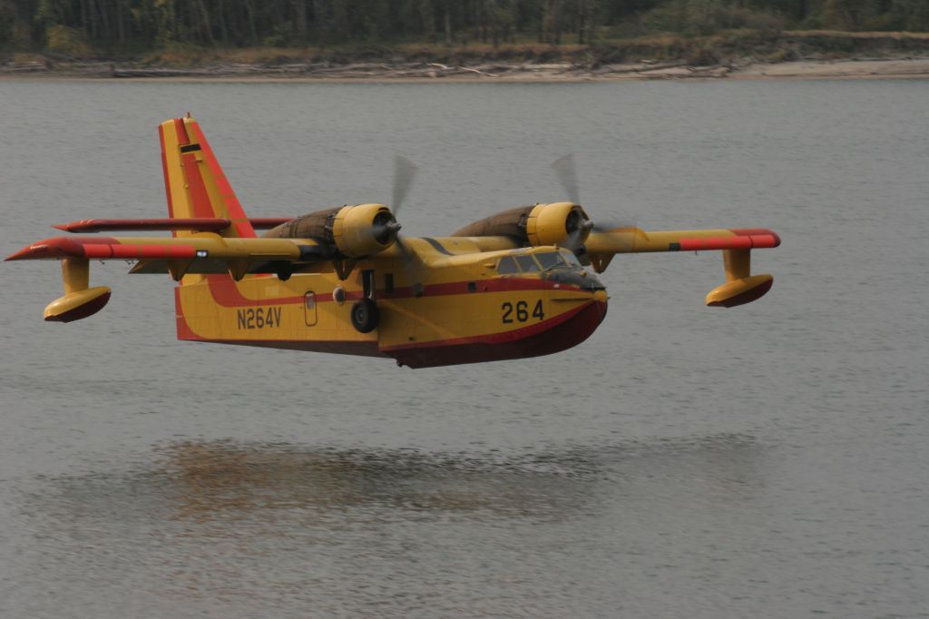 N264V — - Ready to scoop H2O on the Columbia River by Troutdale, Oregon.