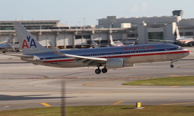Boeing 737-800 (N857NN)