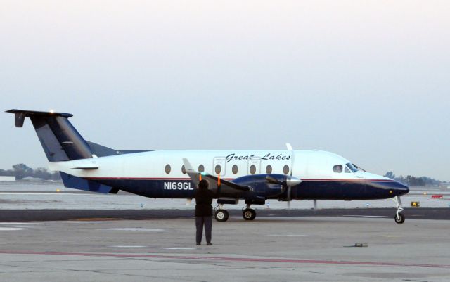 Beechcraft 1900 (N169GL)