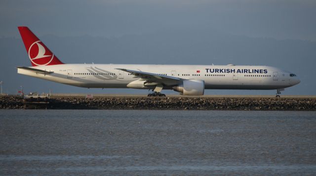 BOEING 777-300 (TC-JJS) - SFO-IST