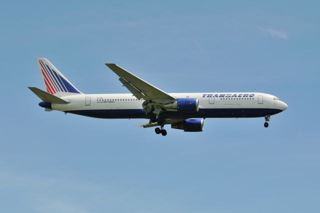 BOEING 767-300 (EI-UNB) - 2012/8/3