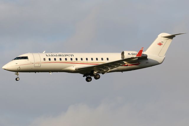 Canadair Regional Jet CRJ-200 (4L-GAA)