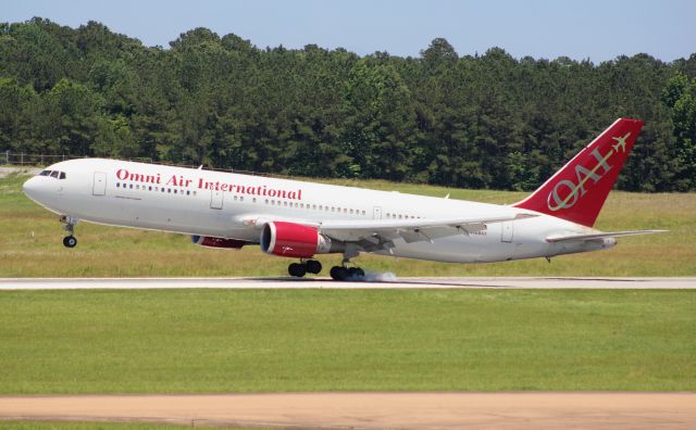 BOEING 767-300 (N468AX)