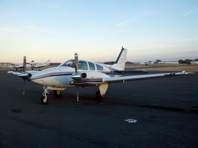 Beechcraft 55 Baron (N2402A)