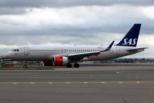 Airbus A320neo (EI-SIH) - Taxiing to Terminal 2 on 15-Jan-19 operating flight SAS503 from EKCH.