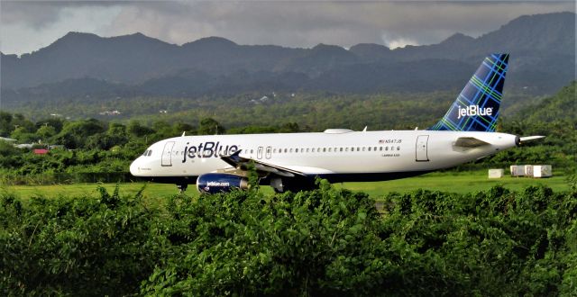 Airbus A320 (N547JB)