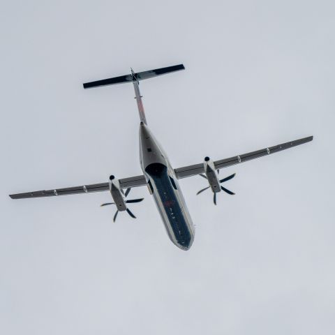 de Havilland Dash 8-400 — - Runway 07