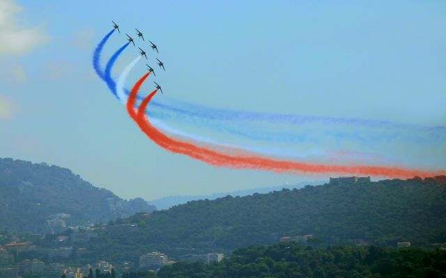 — — - Promenade des Anglais-Nice-France.