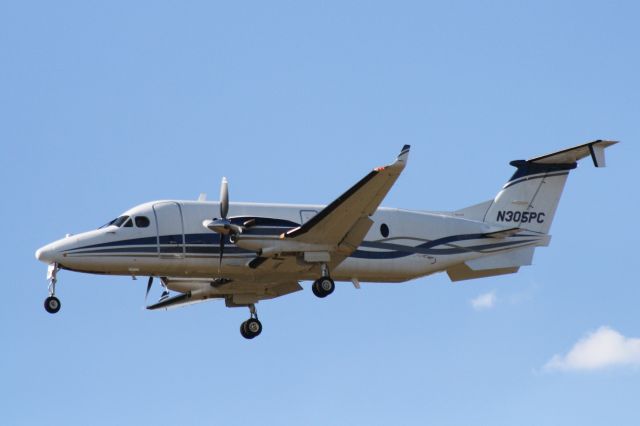 Beechcraft 1900 (N305PC) - Landing at Flagstaff Pulliam Airport 9/18/2018