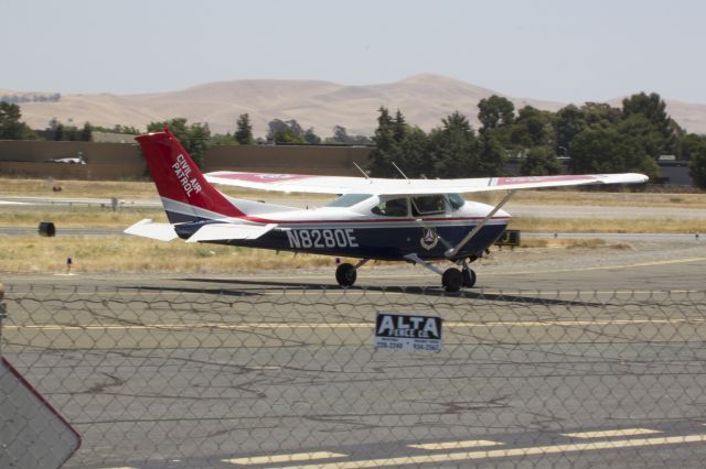 Cessna Skylane (N8280E)