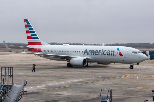 Boeing 737-800 (N985NN) - My plane to Sarasota.