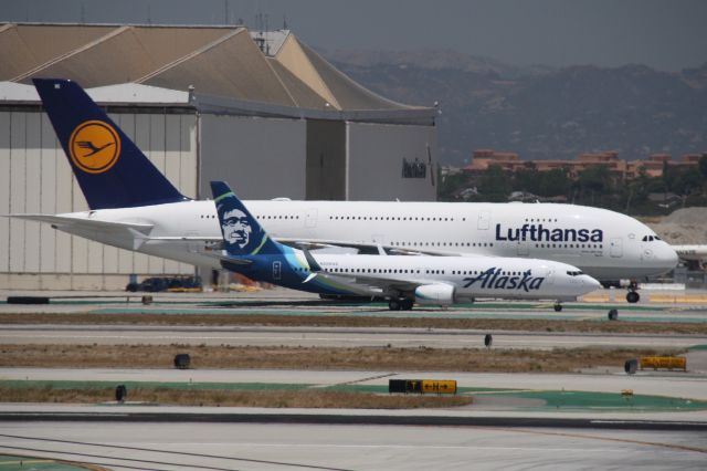 Airbus A380-800 (D-AIMI) - Different wings for different things!!!