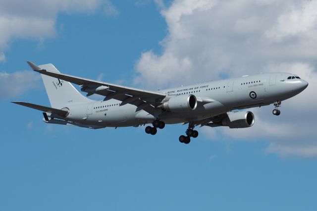 Airbus A330-200 (A39006) - Airbus A330-200 MRTT cn 892. RAAF A39-006 33 sqn finalrwy 21 YPPH 20 November 2021