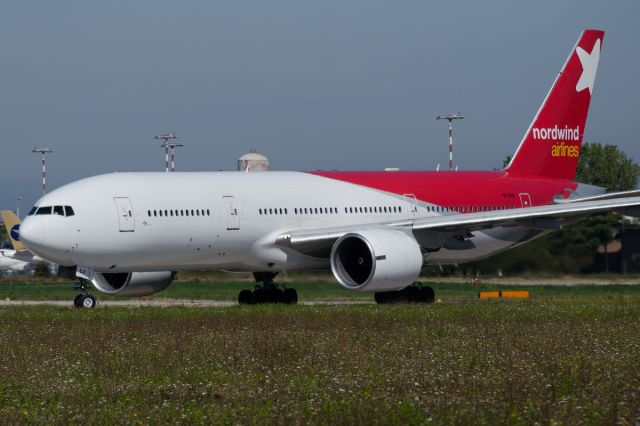 Boeing 777-200 (VP-BJF)