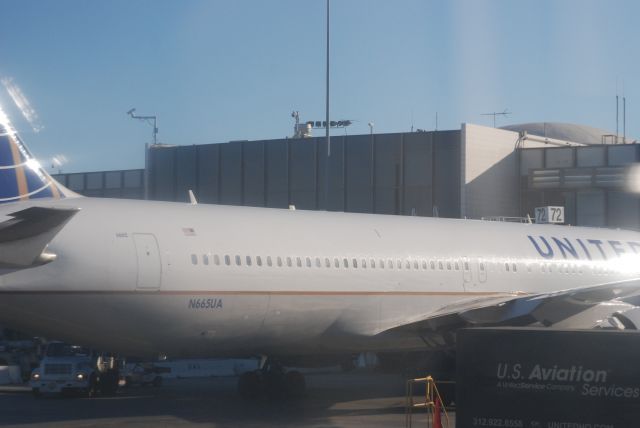 N665UA — - sitting on plane waiting to taxi