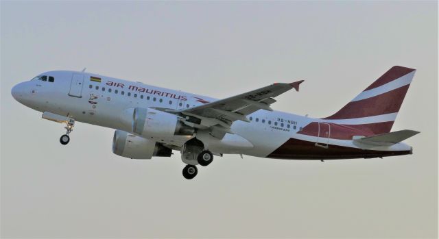 Airbus A319 (3B-NBH) - On depart to Port Louis from Malta 