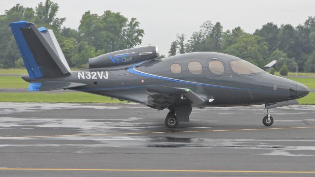 Cirrus Vision SF50 (N32VJ)