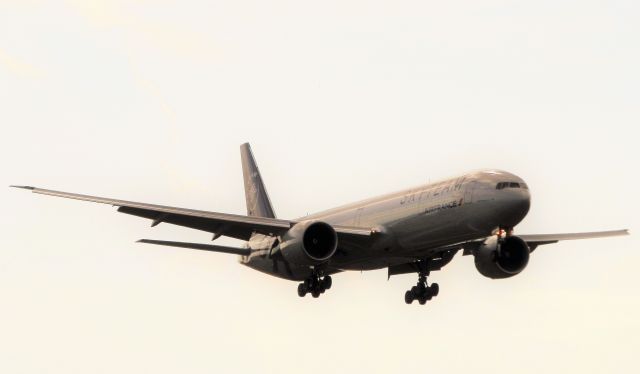 BOEING 777-300ER (F-GZNT)