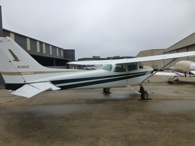 Cessna Skyhawk (N2951E)