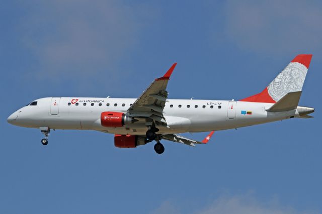 Embraer 175 (LY-LTF)