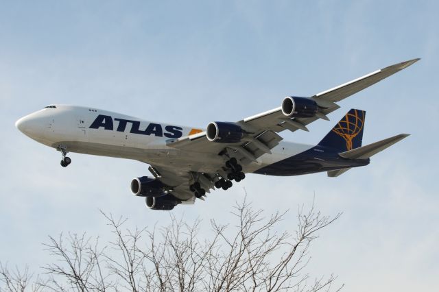 BOEING 747-8 (N854GT)