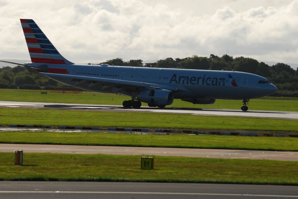 BOEING 767-300 (N346AN) - Manchester Viewing Area