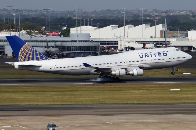 Boeing 747-400 (N177UA)