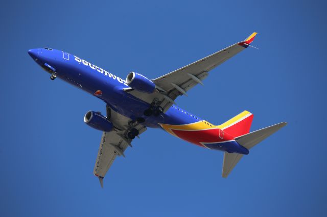 Boeing 737-800 (N8551Q)