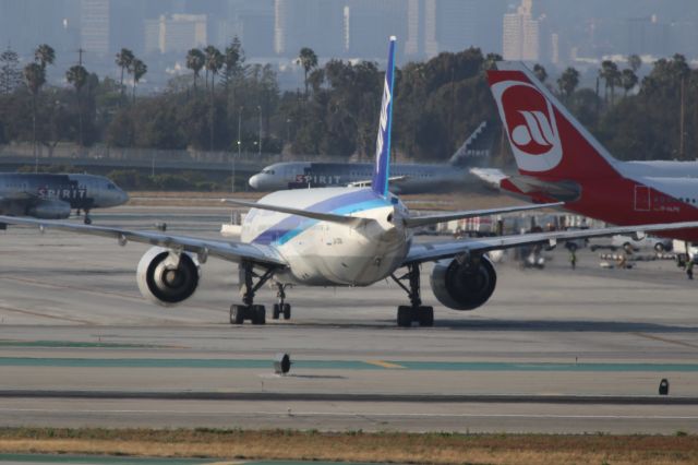 BOEING 777-300ER (JA733A)