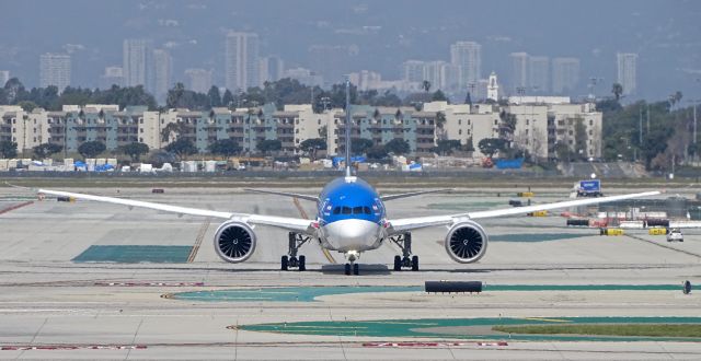 Boeing 787-9 Dreamliner (F-OMUA) - inaugural LAX-CDG service with the 789: https://flightaware.com/live/flight/FOMUA/history/20190324/1935Z/KLAX/LFPG