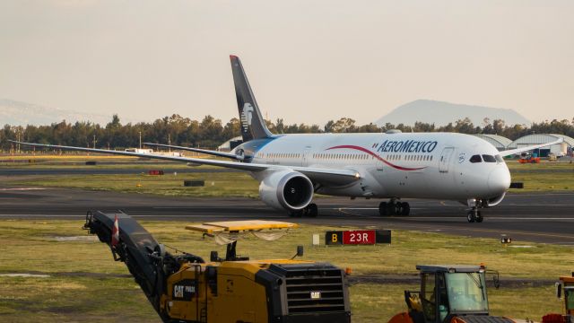 Boeing 787-9 Dreamliner (N446AM)