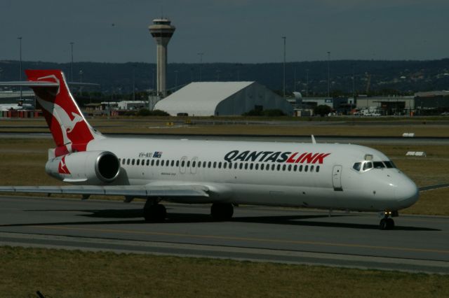 Boeing 717-200 (VH-NXI) - Shot from the public viewing area at Perth Airport of Dunreath Drive.