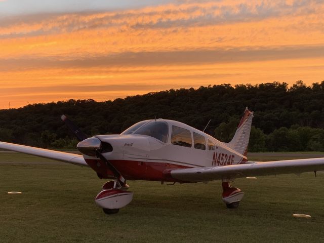 Piper Cherokee (N4524F)